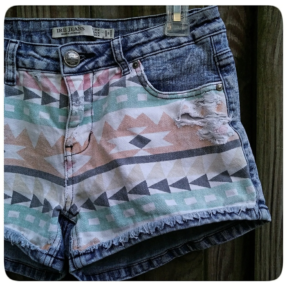 Iris Jeans | Acidwashed Jean Shorts | Size Med